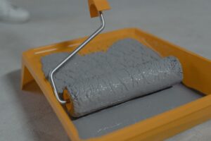 Como preparar a parede para receber pintura impermeável?